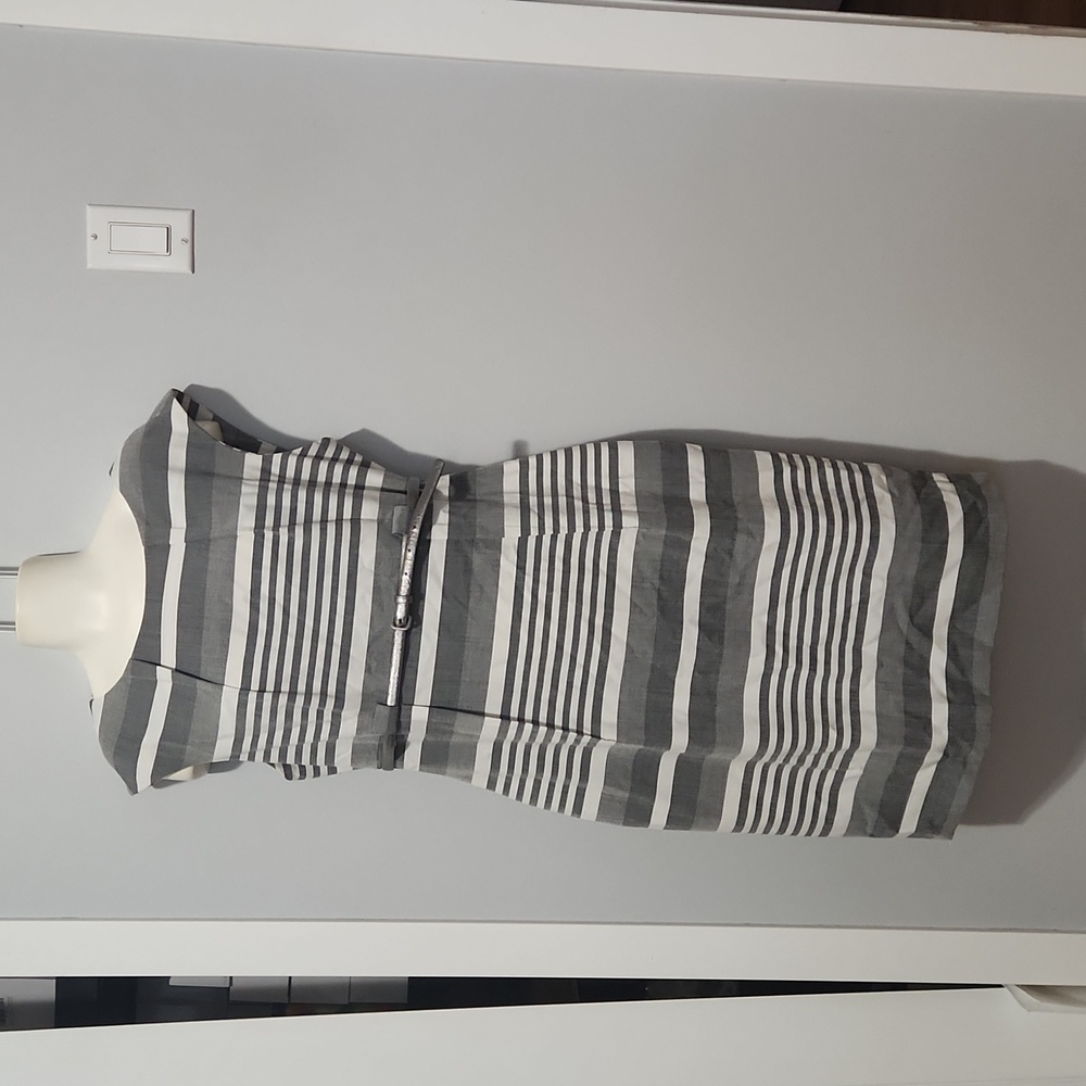Calvin Klein Women’s Gray and White Striped Sheath Dress